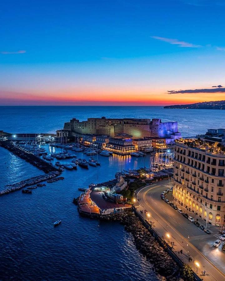 "Dint E Viche E Napule" Guest House Napoli Dış mekan fotoğraf